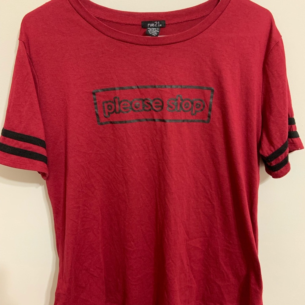 RUE 21 GRAPHIC T SIZE LARGE